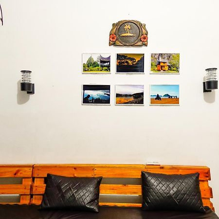 Kokos Hostel Padang City Exterior photo