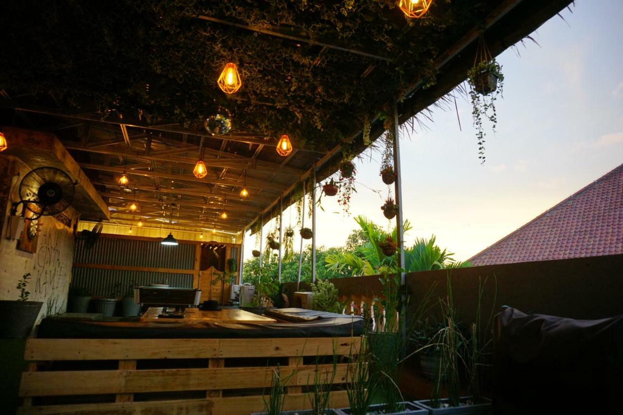 Kokos Hostel Padang City Exterior photo
