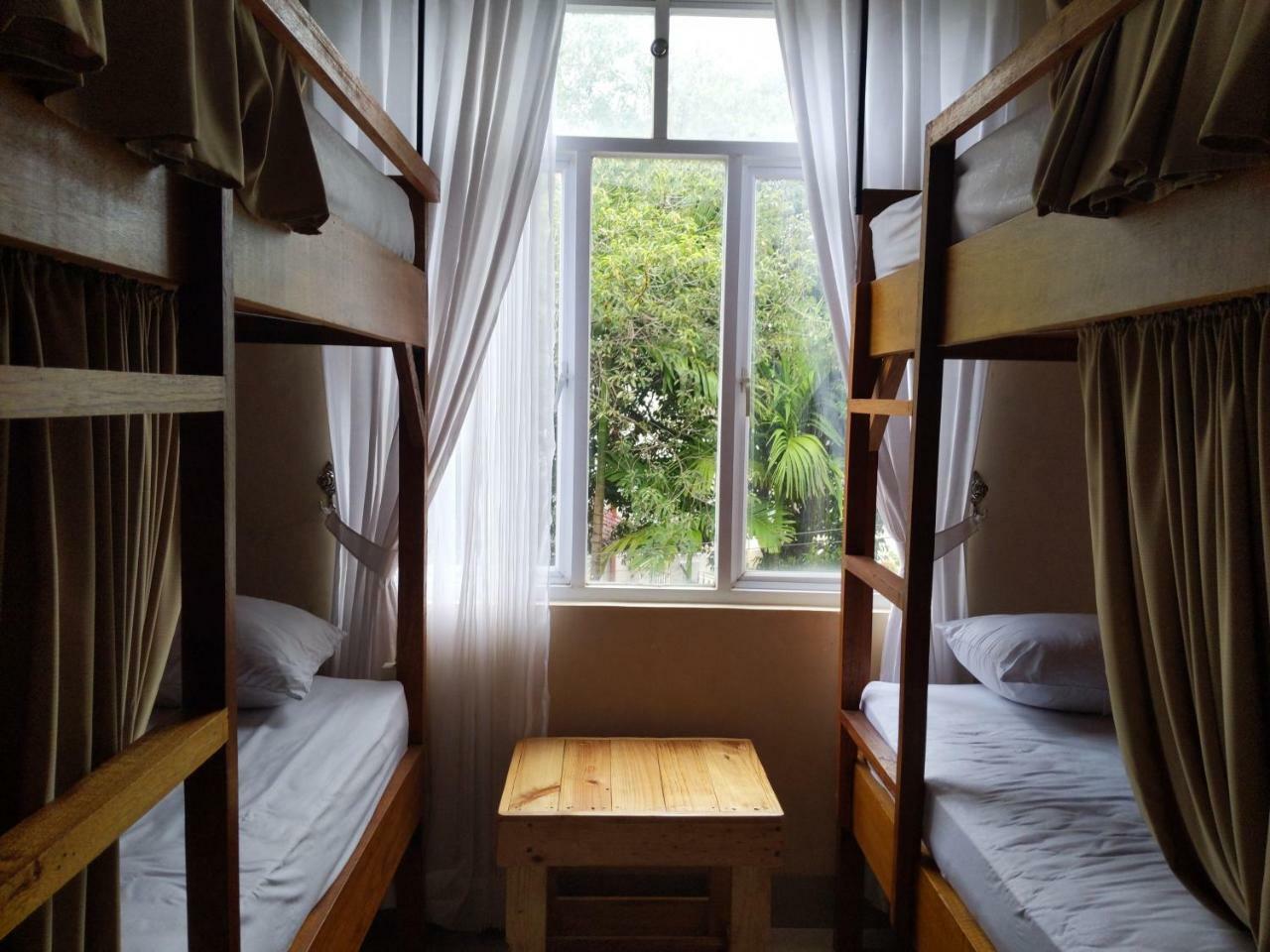 Kokos Hostel Padang City Exterior photo